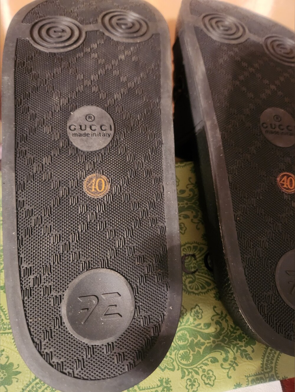 NWOB Gucci GG Embossed Rubber Pool Slide Sandals - Picture 6 of 9